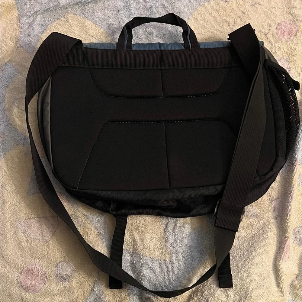 Victorinox Blue and Black Men's Messenger Bag
